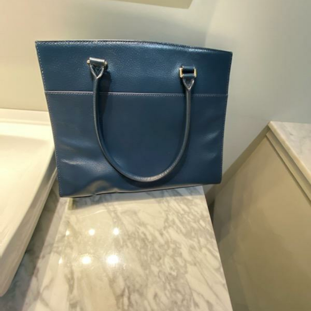 Large shoulder tote - Picture 3 of 7